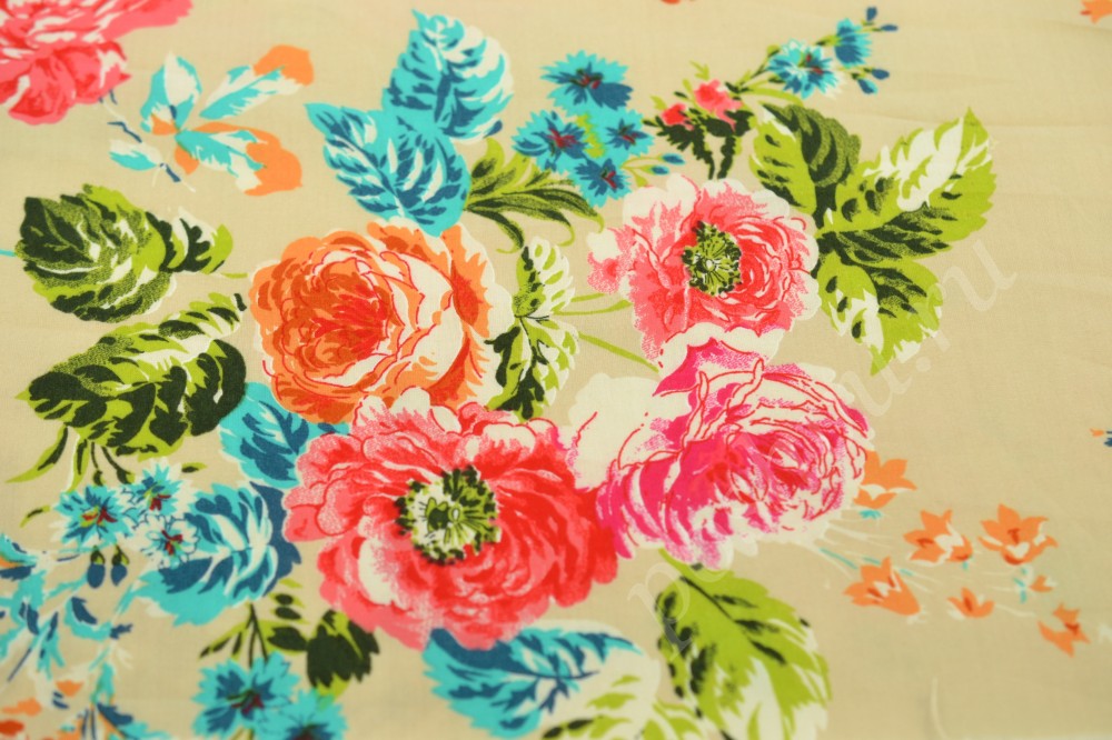 Ткань вискоза плательно-блузочная бежевого цвета в яркий цветочный принт