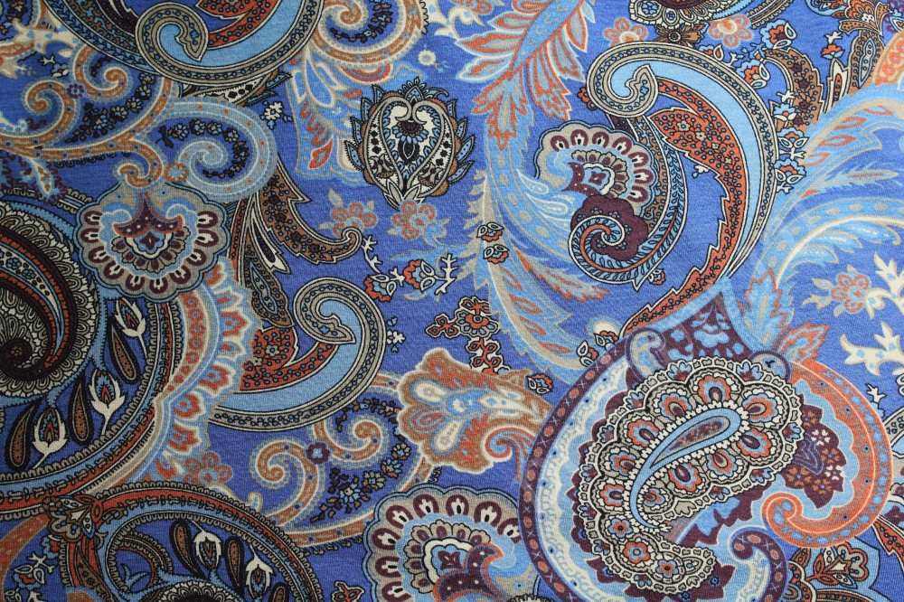 Ткань трикотаж голубого оттенка в восточный узор