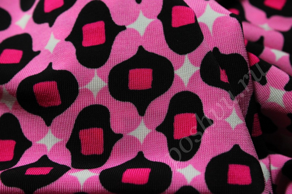 Ткань трикотаж розового оттенка в черно-белый узор
