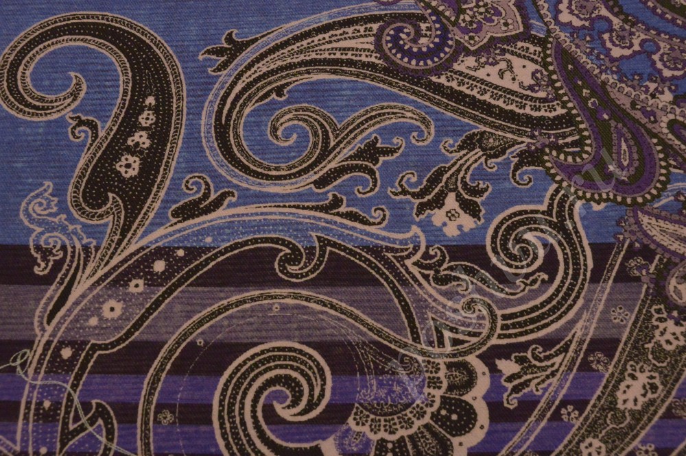 Плательная ткань синего цвета с флористическим орнаментом