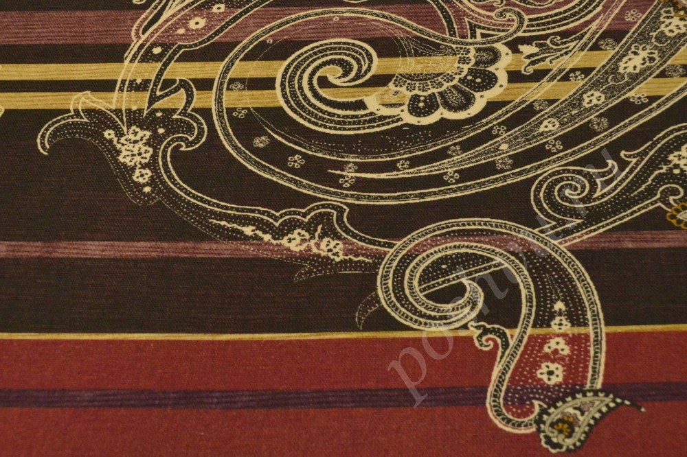 Плательная ткань бордово-чёрного цвета с флористическим орнаментом