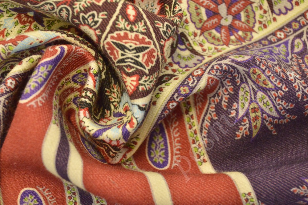 Плательная ткань с разноцветным узором