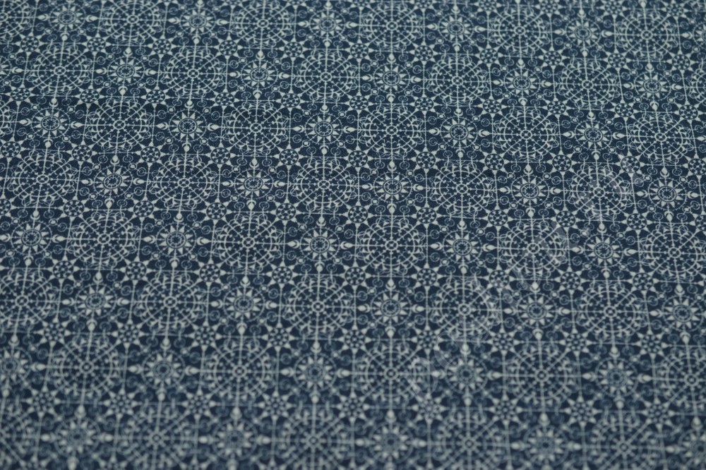 Ткань хлопок плательный темно-синего оттенка в серый рисунок