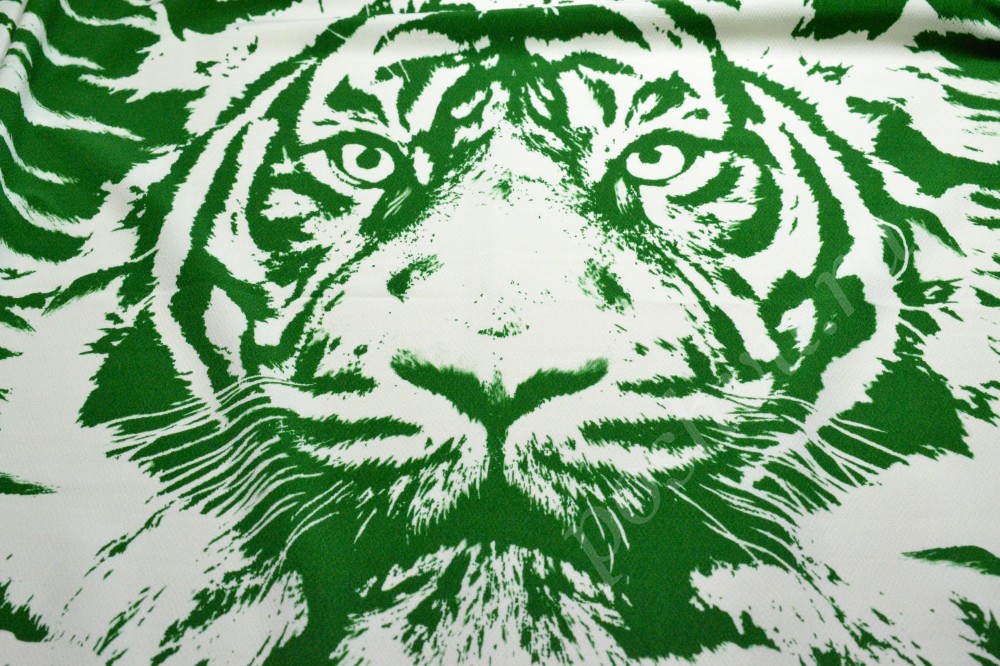 Ткань плательная белого оттенка с зеленым тигром
