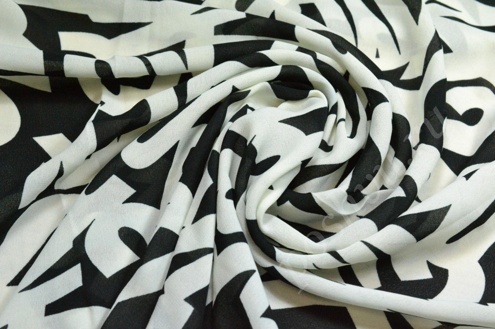 Ткань шифон набивной черного оттенка в белый абстрактный рисунок