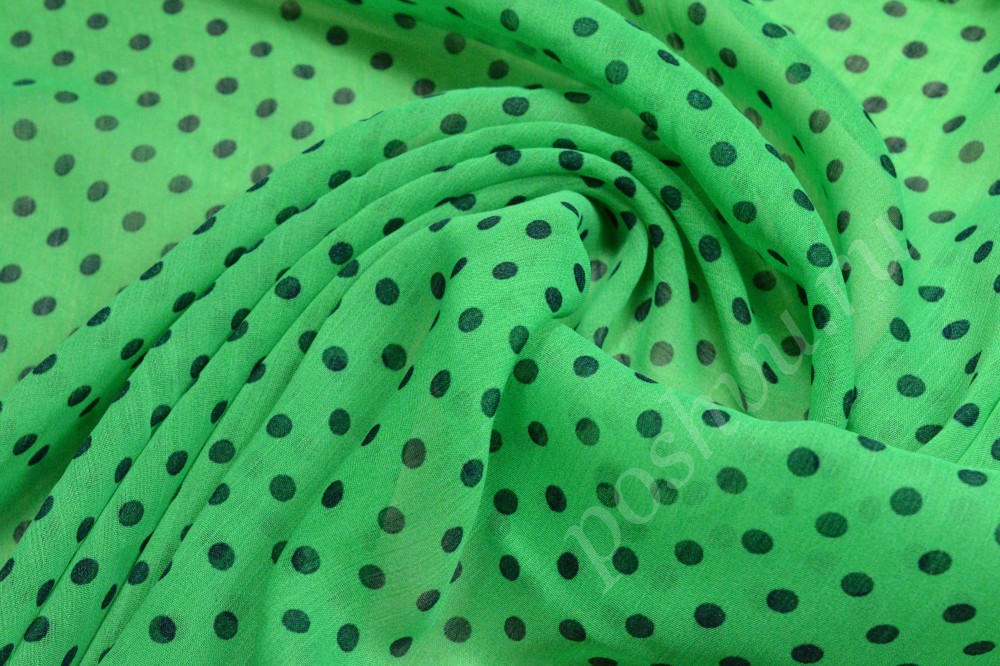 Ткань шифон набивной классического зеленого оттенка в черный горох