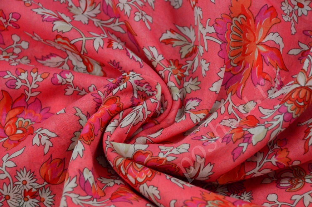 Розовая хлопковая ткань с оригинальным цветочным принтом