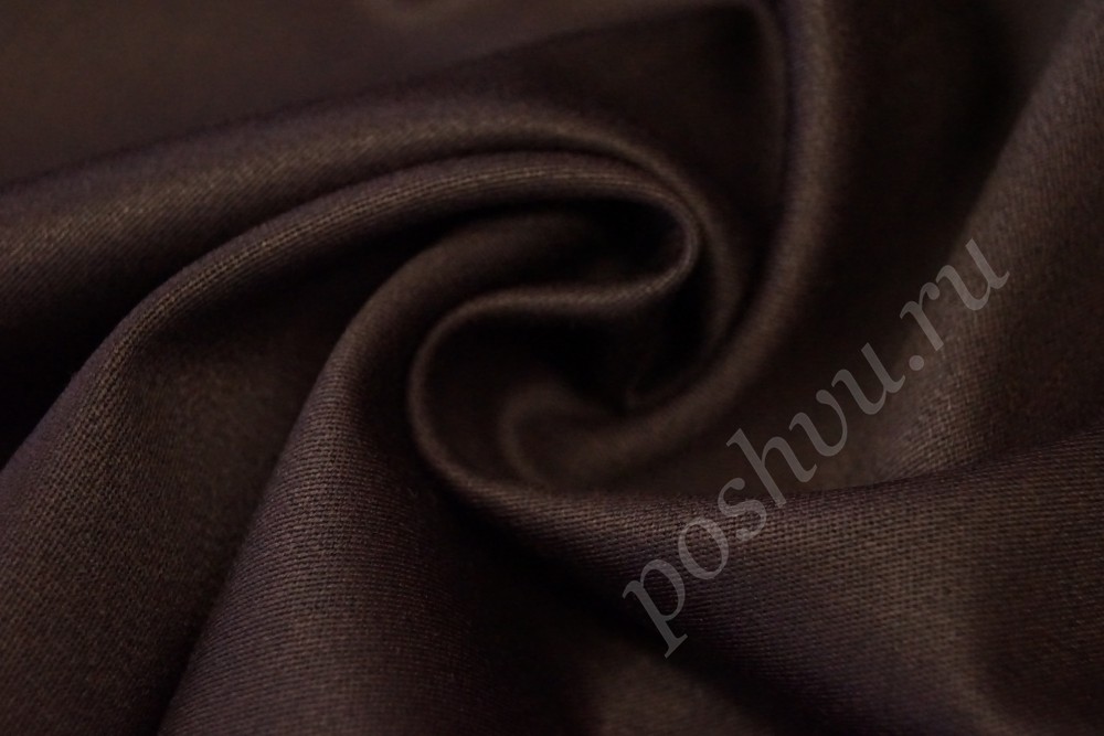 Костюмная ткань из шерсти тёмно-пурпурного цвета