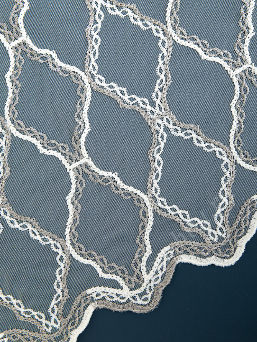Тюль сетка ROI с вышивкой ромбами палевого цвета (купон120см), выс.280см