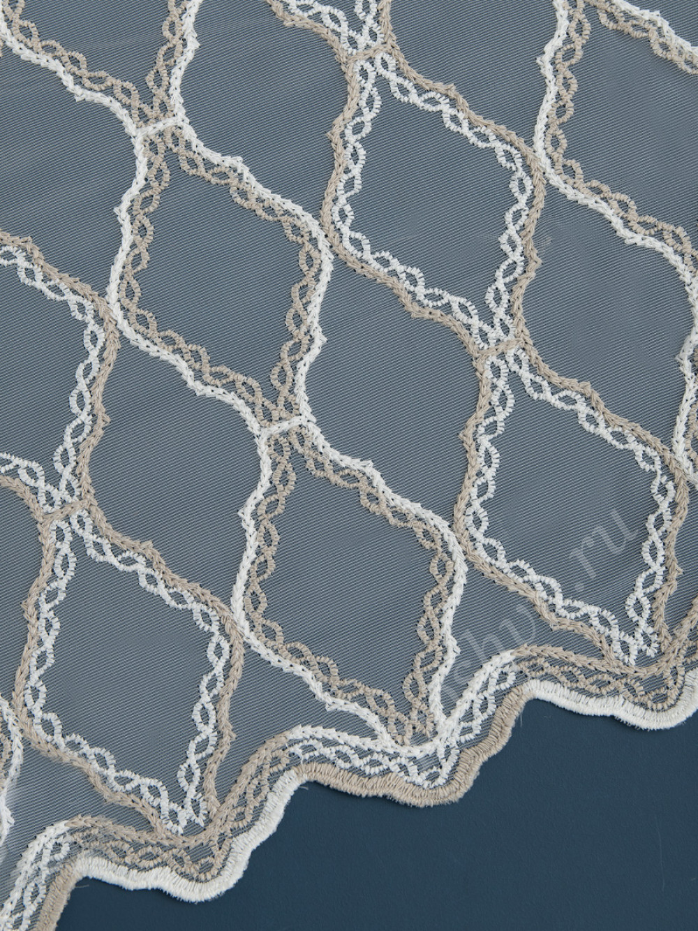 Тюль сетка ROI с вышивкой ромбами песочного цвета (купон120см), выс.280см