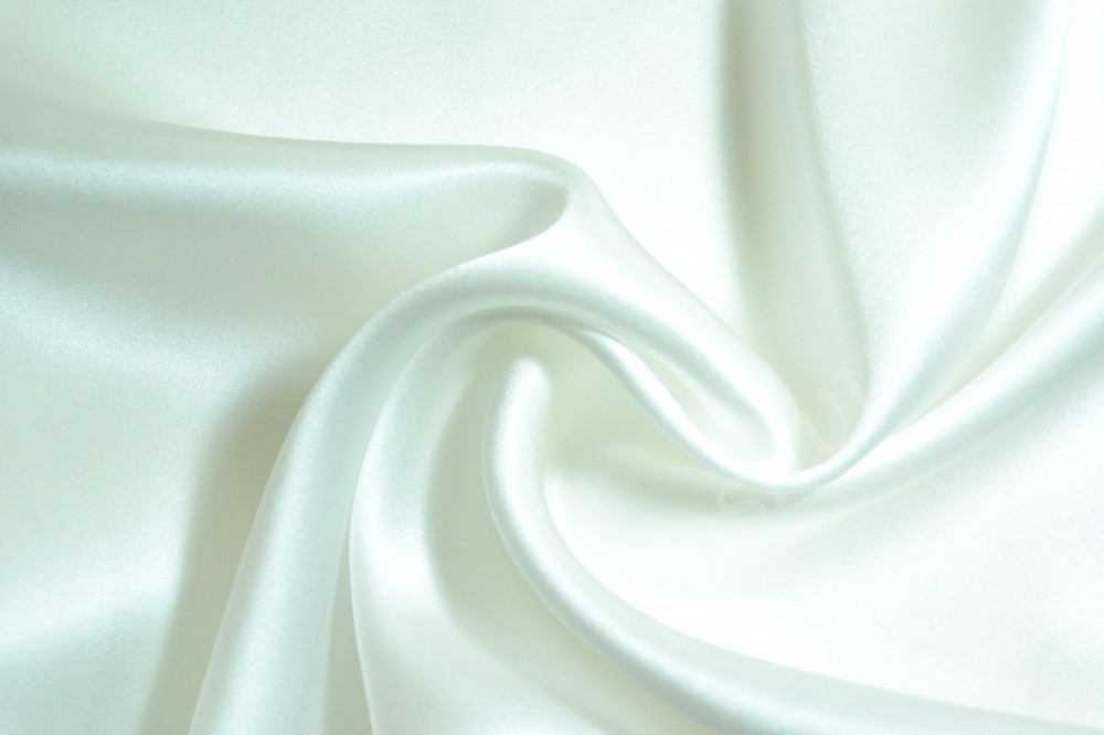 Ткань шелк чисто-белого оттенка