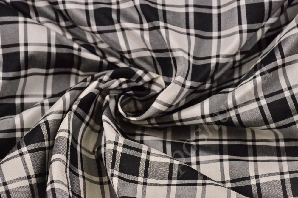 Классическая шёлковая ткань в чёрно-белой цветовой гамме от Dolce & Gabbana (Дольче и Габбана)