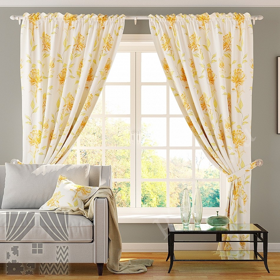 Стильный комплект штор сливочного цвета с золотистым флористическим узором и подхватами