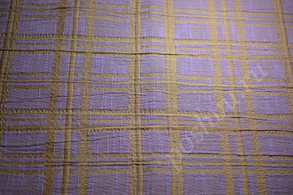 Жаккардовая ткань Armani песочного цвета в сиреневую клетку