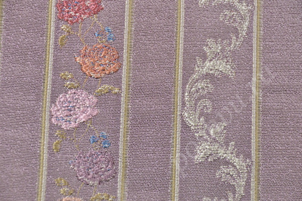 Ткань для мебели жаккард пурпурного цвета с цветочным орнаментом