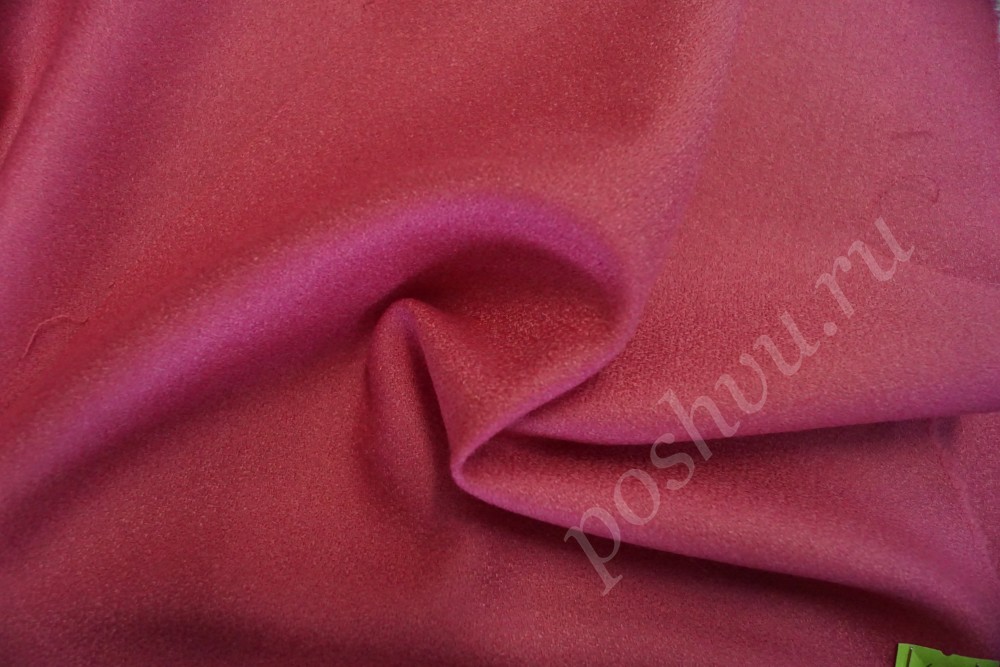 Шерстяная костюмная ткань розового цвета