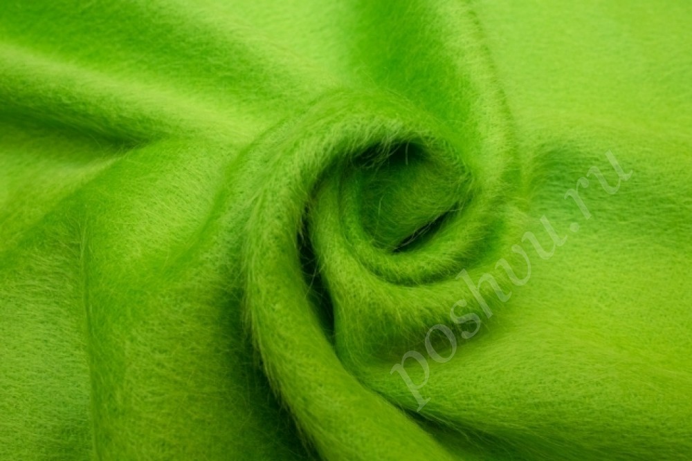 Пальтовая шерстяная ткань Травка салатового цвета