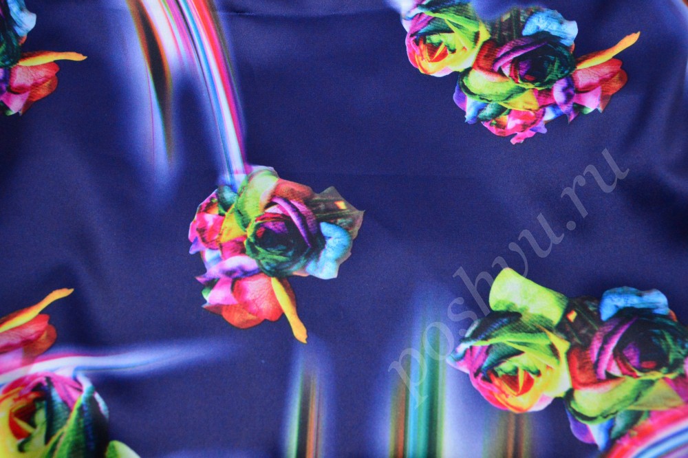 Ткань оригинальный набивной атлас синего цвета с крупными цветами