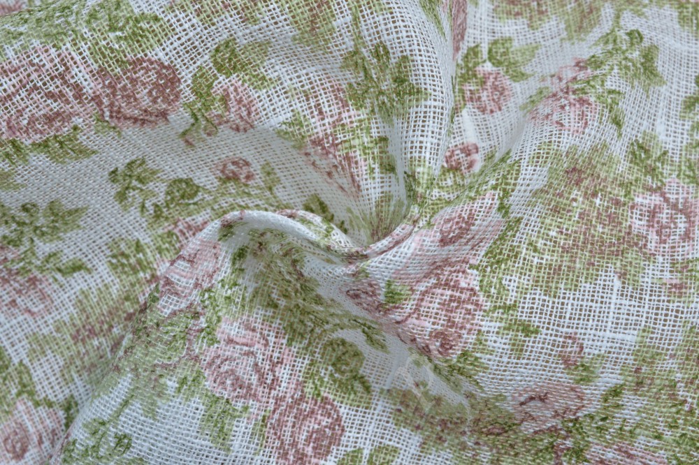 Ткань льняная декоративная белого цвета в нежный цветочный узор