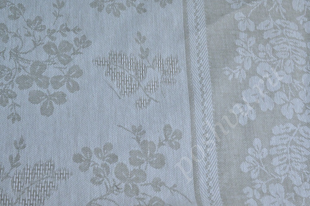 Жаккардовая ткань для скатертей серо-бежевого цвета с серебристым узором