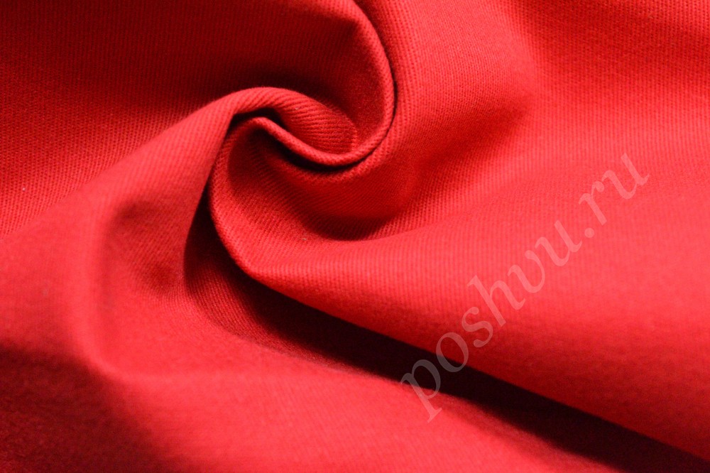 Ткань твил шикарного красного оттенка