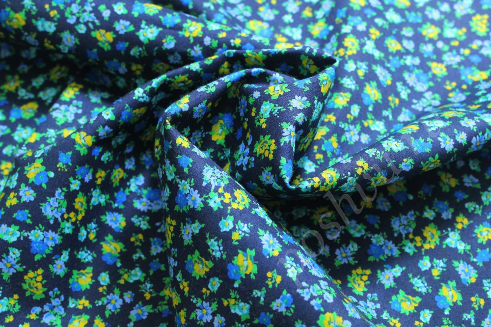 Сорочечная ткань темно-синего цвета в цветах синего и желтого оттенков