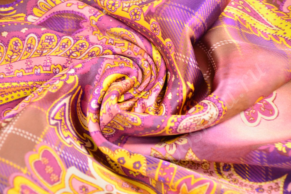 Соблазнительная шёлковая ткань с женственным рисунком