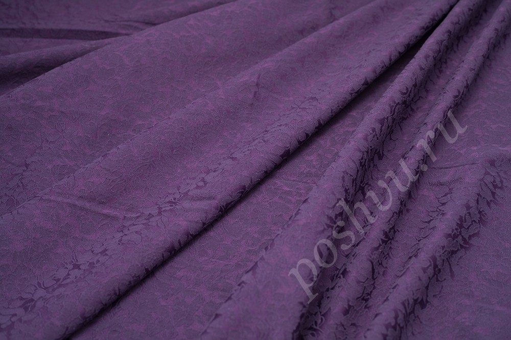 Жаккардова ткань фиолетового оттенка
