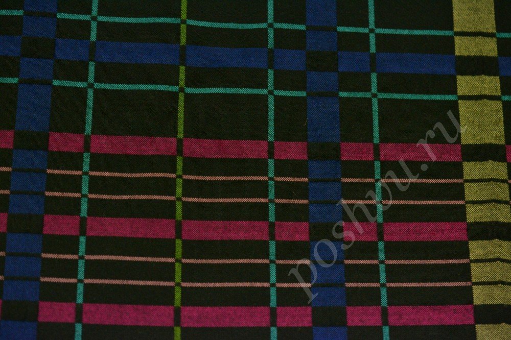 Костюмная ткань черного оттенка в в синию, малиновую и желтую полоску