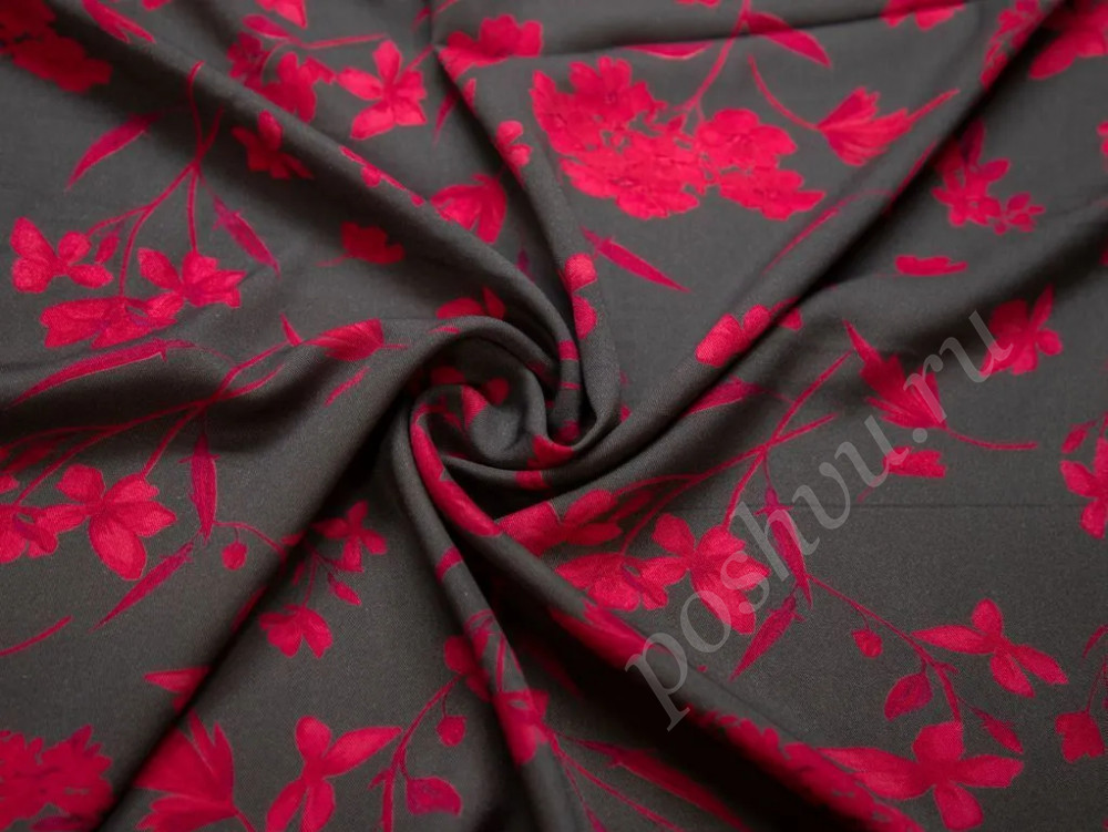 Штапельная ткань коричневого цвета с красными цветами (142г/м2)