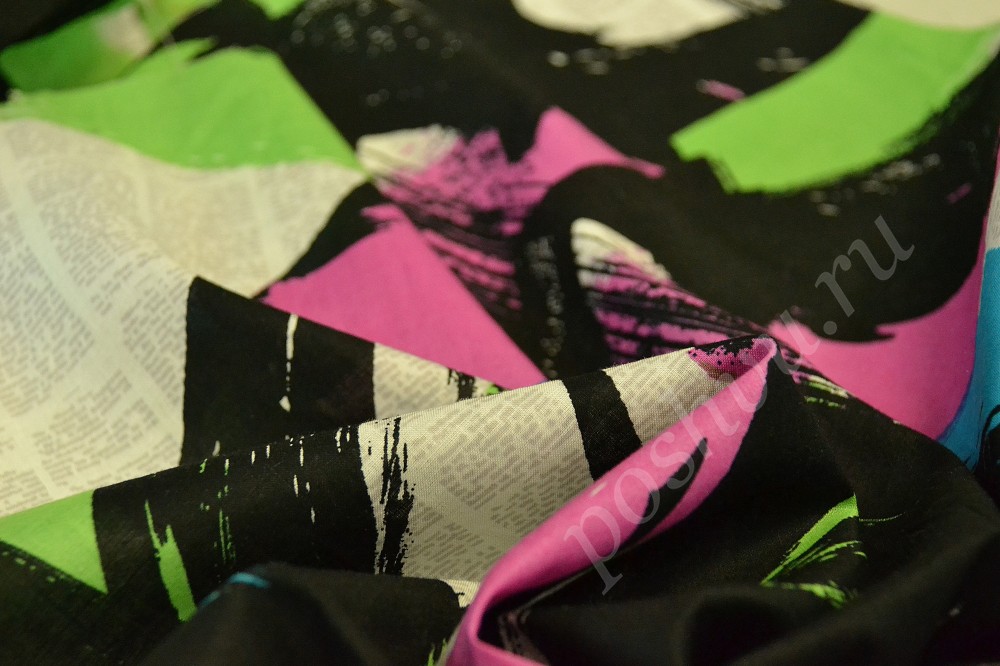 Сорочечная ткань с ярким абстрактным узором