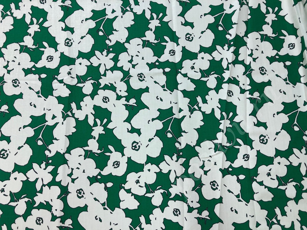 Ткань хлопок принтованный зеленого цвета с белыми цветами