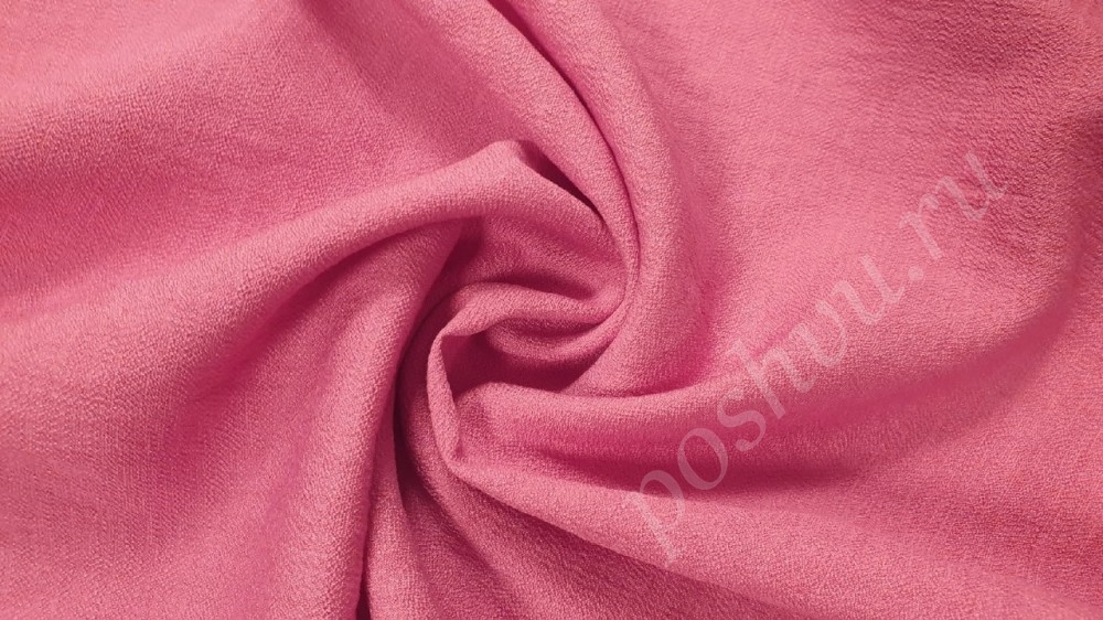 Вискоза крэш однотонная розового цвета