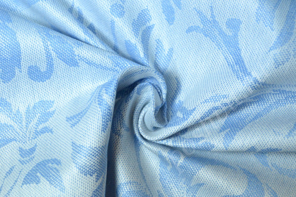 Жаккардовая льняная ткань голубого оттенка с узором