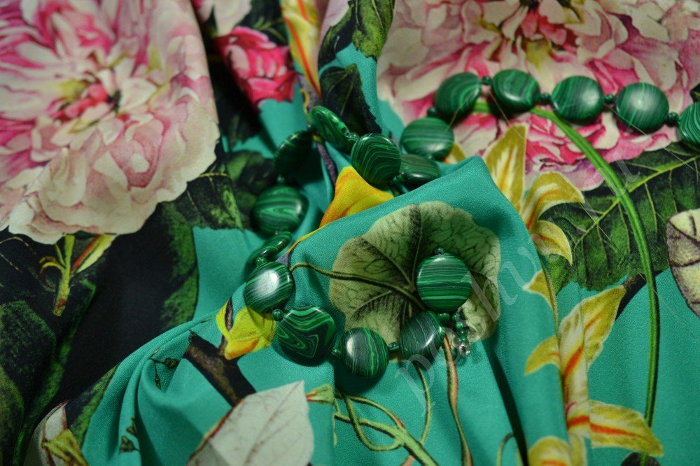 Ткань шелк бирюзового оттенка с цветочным принтом