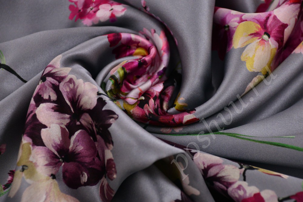 Шикарная шёлковая ткань с нежным цветочным принтом от Gucci (Гуччи)