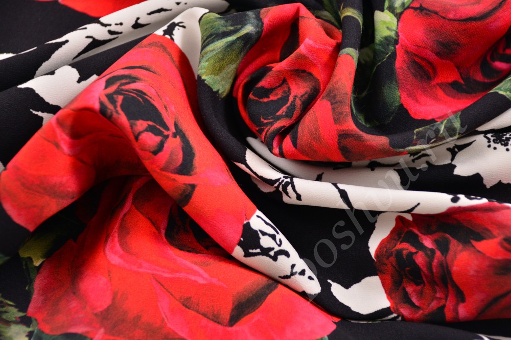 Ткань яркий итальянский шёлк от известного бренда от Dolce&Gabbana (Дольче и Габбана)
