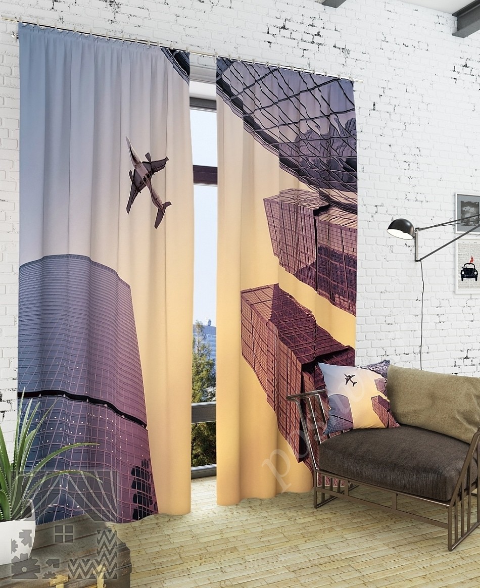 Строгий комплект готовых фото штор с урбанистическим пейзажем для гостиной или кабинета