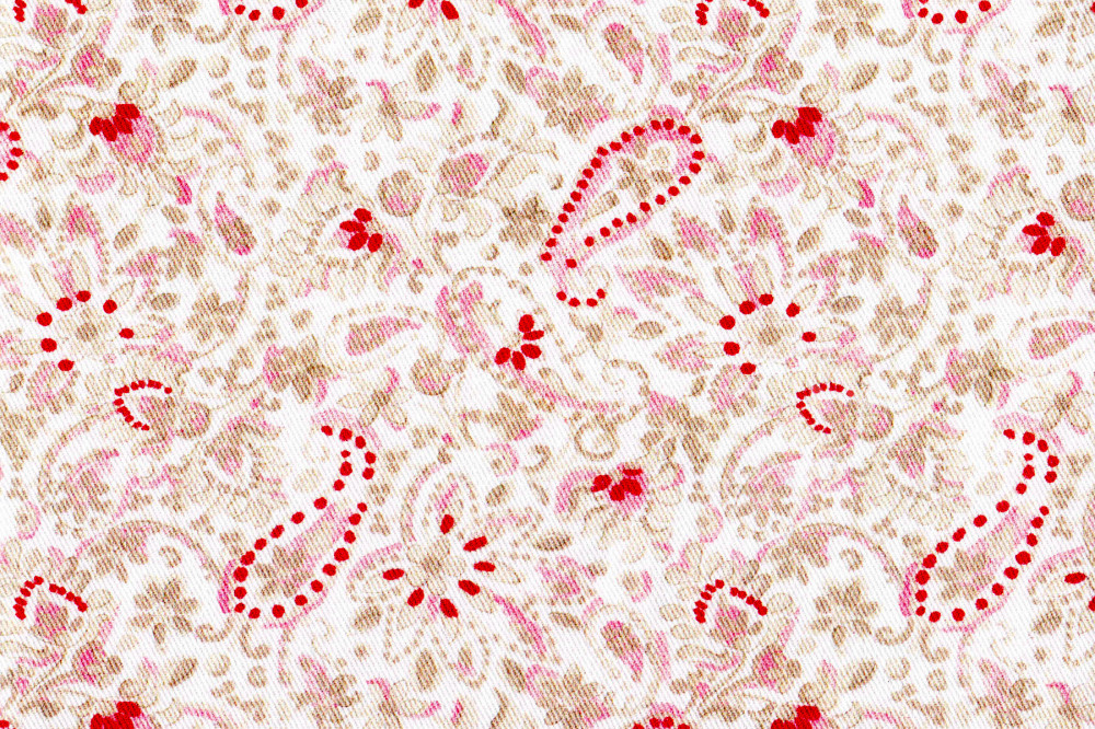 Ткань для штор саржа TWISTER TIFFANY мелкие бежевые цветы и малиновые огурцы (раппорт 11х11см)