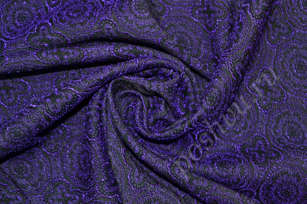 Ткань жаккард насыщенного сине-фиолетового оттенка с флористическим узором