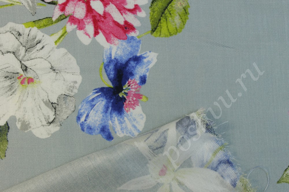 Ткань хлопок серо-голубого цвета в цветочный принт
