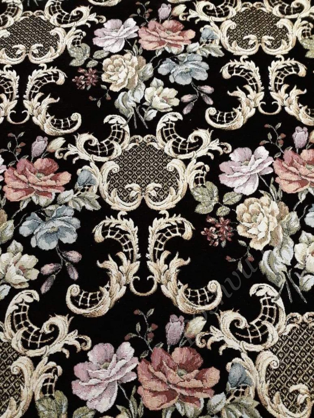 Шенилл "Гарсия" флористический в черных тонах с цветами