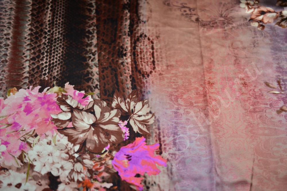 Шелковая ткань Roberto Cavalli сиренево-розового цвета с цветочным узором