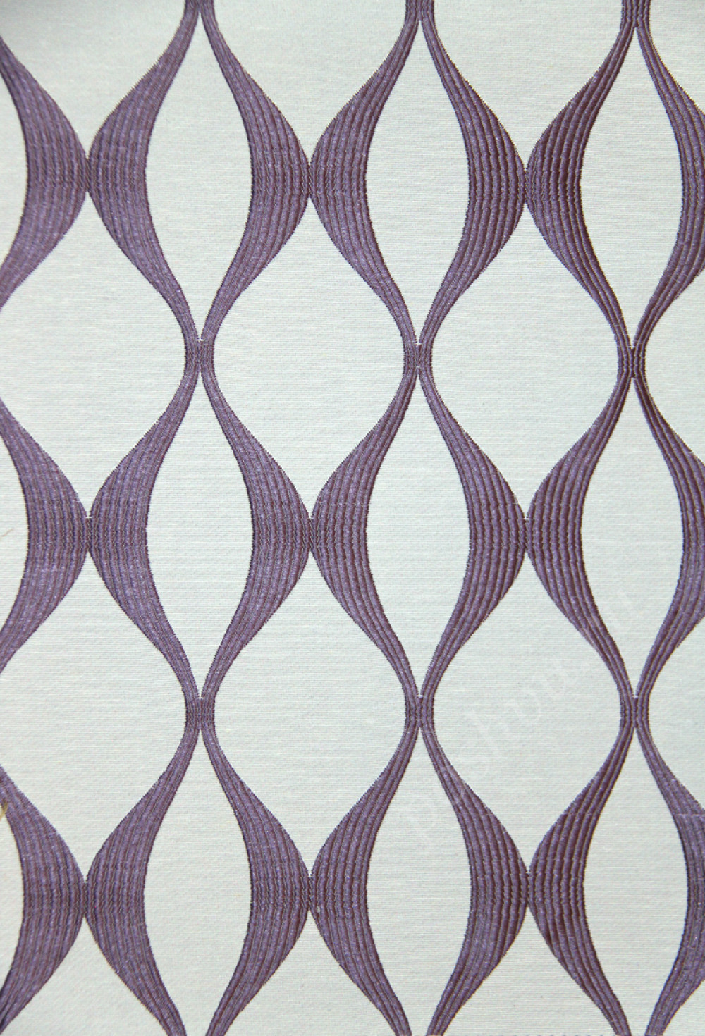 Ткань для штор SUNRUSE UDAIPUR фиолетовый геометрический узор на белом фоне (раппорт 9х16см)