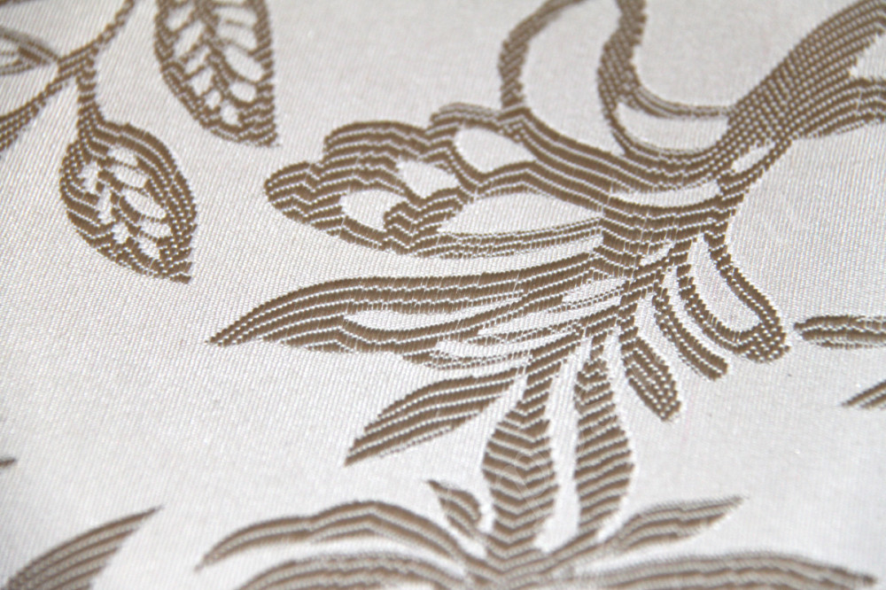 Ткань для штор SUNRUSE UDAIPUR коричневый растительный орнамент на белом фоне (раппорт 39х36см)