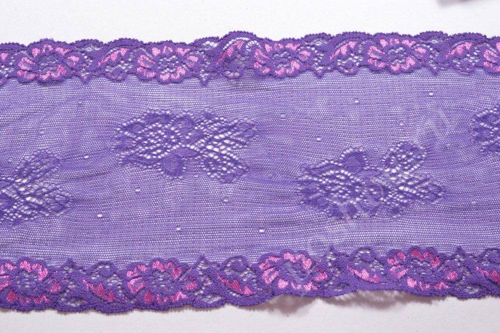 Ткань кружево фиолетового цвета с розовой окантовкой