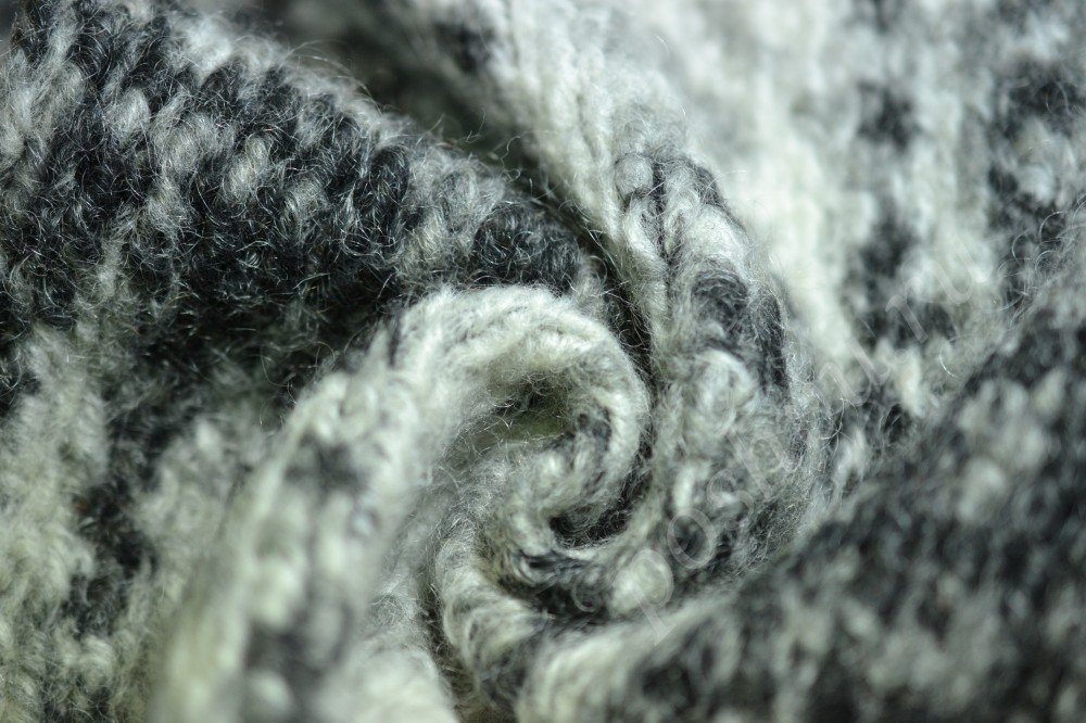 Пальтовая ткань бело-серого отенка с узором