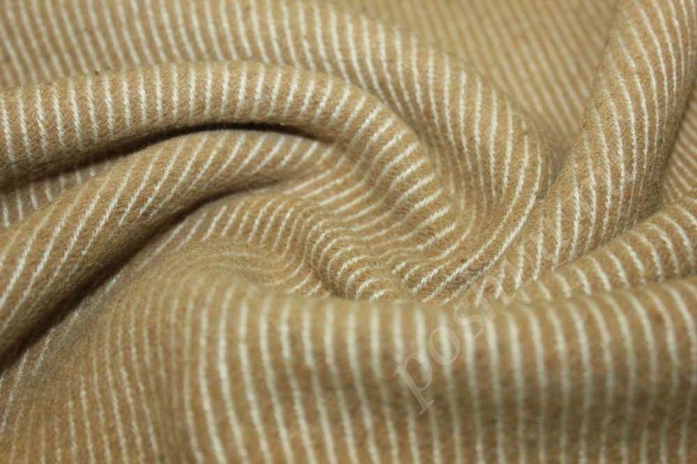 Пальтовая ткань бежевого цвета в рубчик