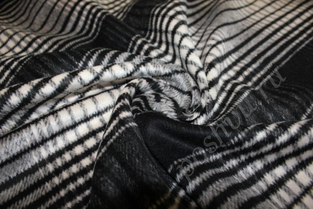 Пальтовая ткань черного цвета с белым принтом