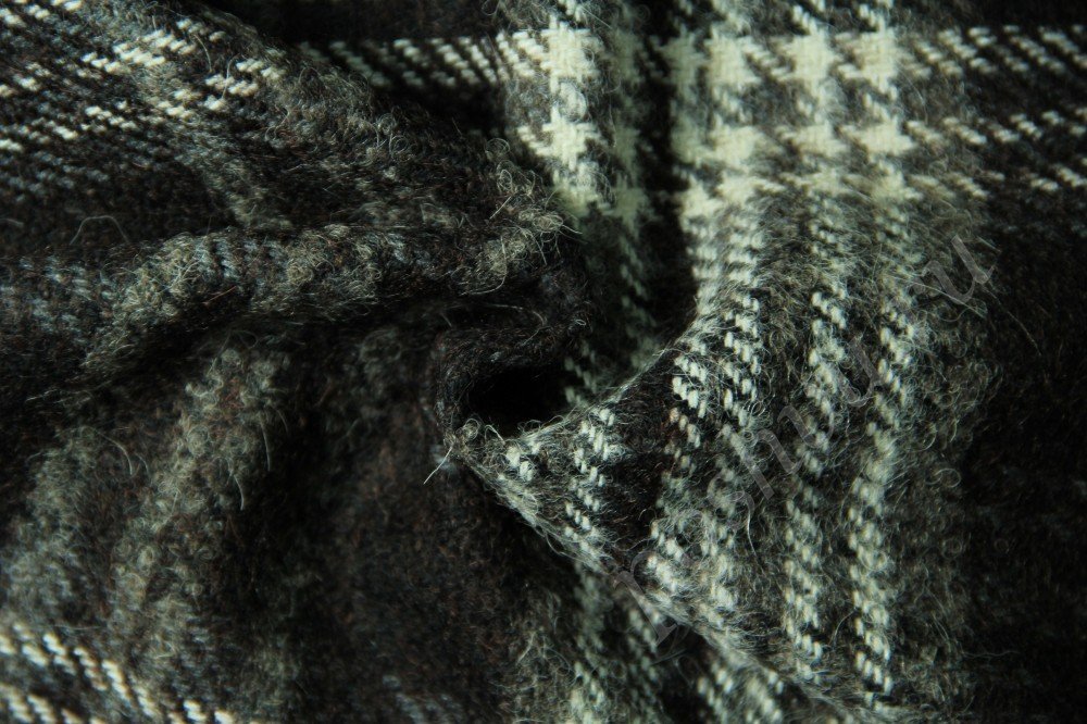 Пальтовая ткань черного цвета в серо-белую клетку